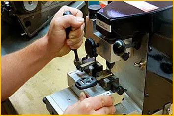 Hollywood Expert Locksmith Hollywood, FL 954-283-1779 - automotive-keys-cut