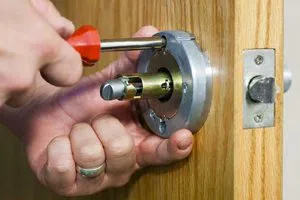 Hollywood Expert Locksmith Hollywood, FL 954-283-1779 - lock-replace